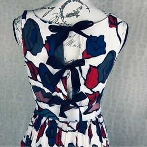 Blue and Red Floral Tie-back Dress 💙❤️